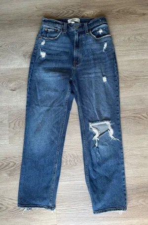 Abercrombie & Fitch Women's Straight Leg Jeans - Distressed Dark Blue thumbnail 1