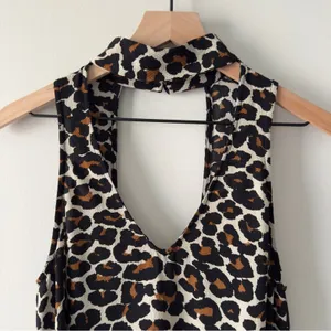 Show Me Your Mumu animal print cut out Halter neck Sheath Dress mini leopard EUC thumbnail 3
