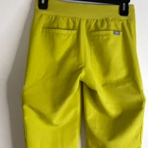 FIGS Women’s Technical Collection XXS Jogger Scrub Pants Chartreuse Green Pink thumbnail 11