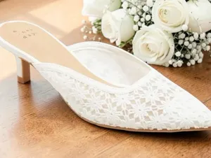 NWT A New Day Women's Delilah Floral Embroidered Mule Heels Off White 7.5 thumbnail 1
