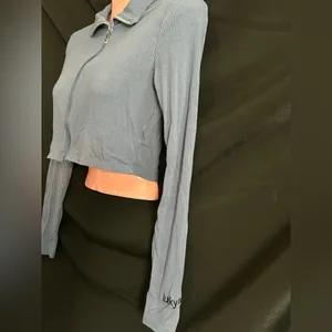 Lucky Label Women's Blue Crop Zip-Up Long Sleeved Top SZ MD thumbnail 3