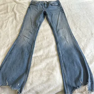 Zara Light Wash High Rise Flare Jeans Women's Size 4 thumbnail 7