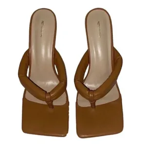 PrettyLittleThing Padded Brown Square Mouth Thong Sandals(Size 5) thumbnail 9