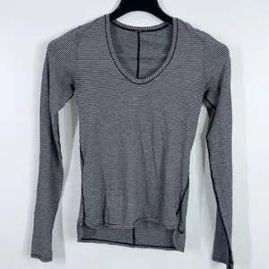 Lululemon Circadian long sleeve casual top size 2 thumbnail 3
