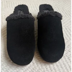 Crocs‎ Women's Black Cobbler Suede Faux Fur Lined Slip On Mule Clogs Shoes Sz 7 thumbnail 5