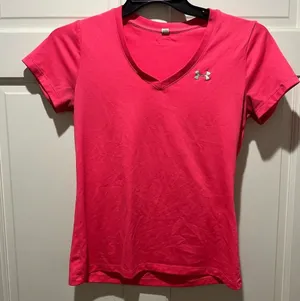 Hot Pink Women’s Under Armour V-Neck Dri-Fit Workout T-Shirt Size Small thumbnail 1