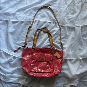 Coach Leah Patent Leather Signature Bucket Bag Tote thumbnail 2