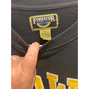 VTG Forester Iowa Hawkeyes Sweatshirt Black Embroidered NCAA Pullover XL College thumbnail 5