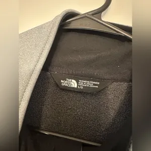 The North Face Women’s Apex Risor Gray Jacket Full Zipper thumbnail 4