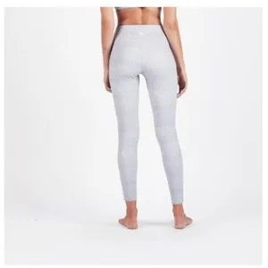 ✨Vuori Women's Vibes Mid Rise Sz Medium Leggings✨ thumbnail 4