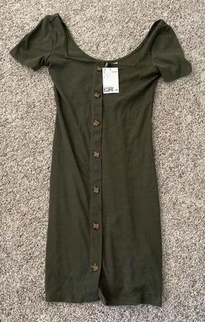 H&M short sleeved dress thumbnail 1