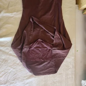 Qinsen Elegant Burgundy Sleeveless Dress. thumbnail 8