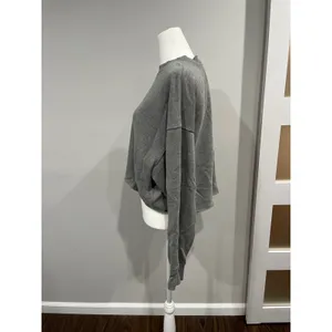 Wild Fable‎ Women Gray Crew Neck Long Sleeve Cropped Sweatshirt Size M thumbnail 2