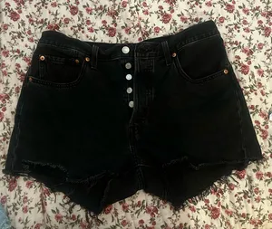 Black Levi’s Shorts  thumbnail 1