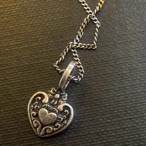 Saint Laurent Victorian Heart Charm Necklace in Metal thumbnail 5