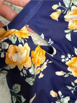 Cupshe Floral One-Piece Swimsuit – Navy & Yellow Rose Print – XS thumbnail 3