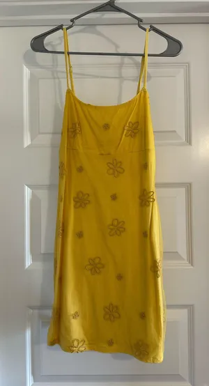 Boutique dress thumbnail 2