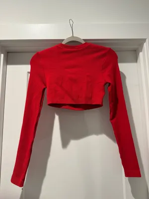 Set Active Women’s Red Cutout Long-Sleeve Crop Top thumbnail 4