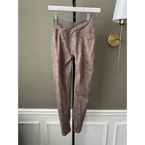 Alphalete Surface Power Leggings Pebble Print Mocha Medium thumbnail 3