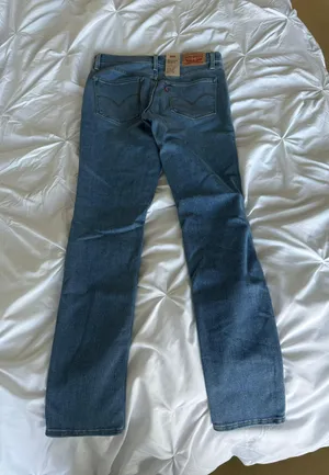 Levi’s 311 Shaping Skinny Jeans thumbnail 2