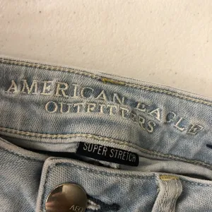American Eagle Womens Jeans Skinny Super Stretch Light Wash Distressed 0 thumbnail 3