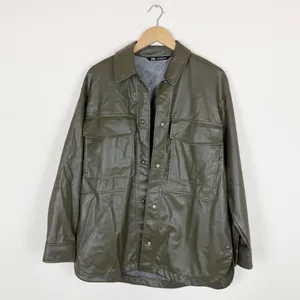 Zara FAUX LEATHER OVERSHIRT thumbnail 2