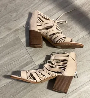 Vince Camuto Heels thumbnail 1