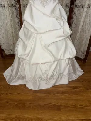 Stunning New David’s Bridal Beaded Ball Gown Wedding Gown thumbnail 2