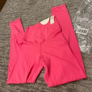 Aerie Pink  leggings thumbnail 1