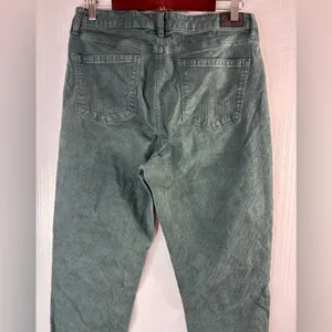 American Eagle Outfitters 12 Mom Straight Jean Corduroy Pants in Emerald Green thumbnail 3