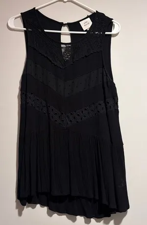 Black ruffle top thumbnail 1