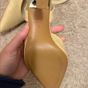 Zara Women's Beige Textured Slingback Heels thumbnail 5