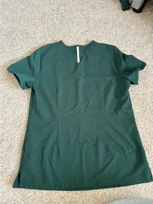 FIGS One-Pocket Top thumbnail 3