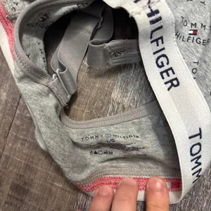 Tommy Hilfiger size‎ large grey sports bra thumbnail 2