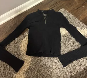 Hollister Crop Top Quarter-Zip thumbnail 1