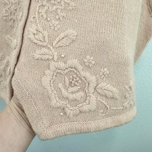 Cricket Lane Petites Vintage Pink‎ Peach Knit Vest Embellished Floral Grannycore thumbnail 2