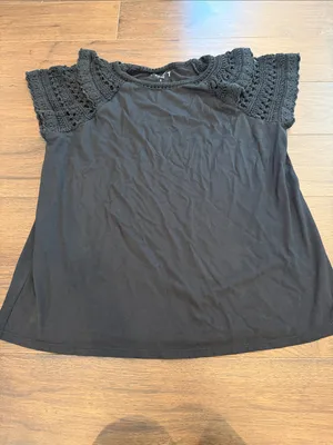 LOFT Black Top with Crochet Cap Sleeves Small - C54-059 thumbnail 4