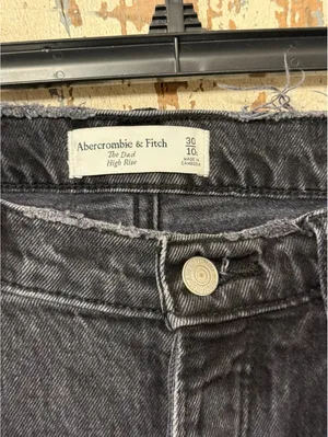 Abercrombie & Fitch The Dad High Rise Jeans 30 10A thumbnail 4