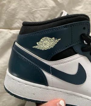 Nike Jordan 1 Mid thumbnail 9