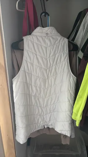 White vest thumbnail 2