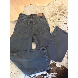 Sezane Black Wash Wide Leg Jeans Flower Embroidered Size 36 US 4 thumbnail 4