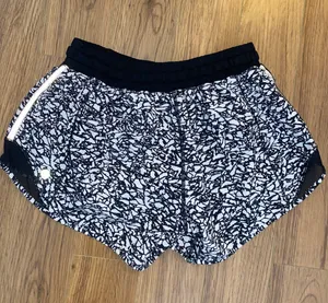 Lululemon Hotty Hot Shorts thumbnail 2