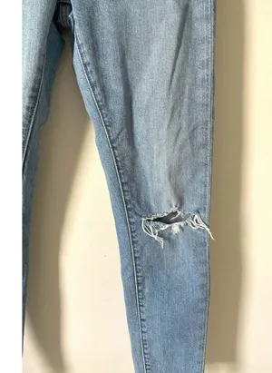 Levi's Wedgie Skinny Distressed Raw Hem Denim Jeans Blue Size 25 thumbnail 3
