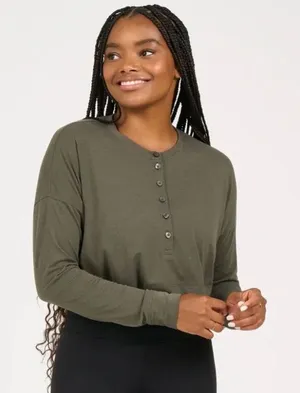 Vuori Women’s XS Long Sleeve Avalon Henley Oregano Green Boxy Relaxed Fit NWT thumbnail 1
