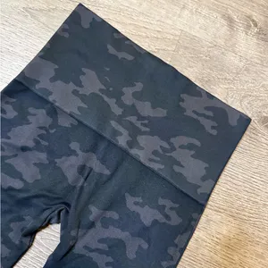 •SPANX• CAMO SEAMLESS SHORTS thumbnail 2