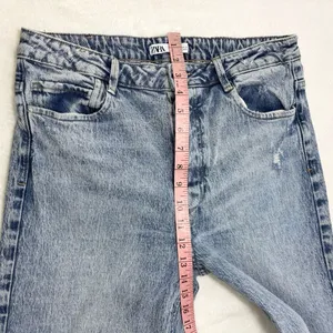 Zara Women's Light Blue Straight Leg‎ Jeans Size 10 thumbnail 5