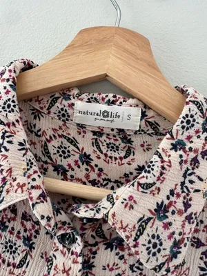 NATURAL LIFE Button Flowy Floral Blouse Small Bohemian Indy Trendy Top Shirt thumbnail 2