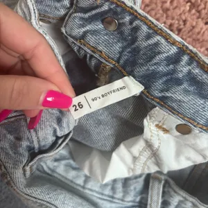 Pacsun 90s Boyfriend Jeans Womens 26 (actual 25x29) Blue Denim Distressed Zip thumbnail 7