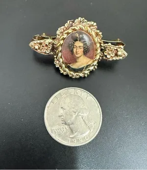 Vintage Unsigned Victorian Lady Portrait Cameo Scarf Clip 9g. thumbnail 3