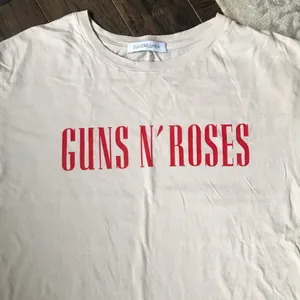 Daydreamer Guns N Roses Band Graphic Tee Shirt thumbnail 3
